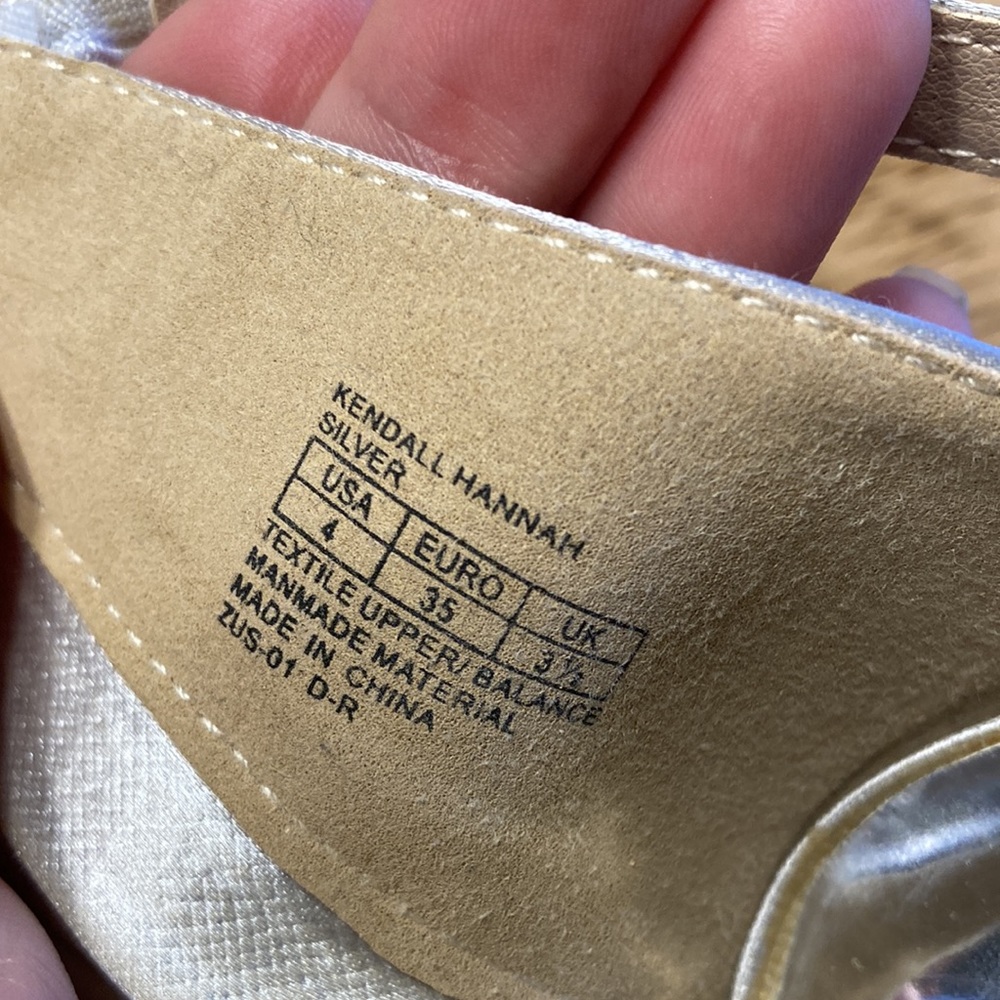 Badgley Mischka Kendall Hannah heels in silver - Picture 10 of 13